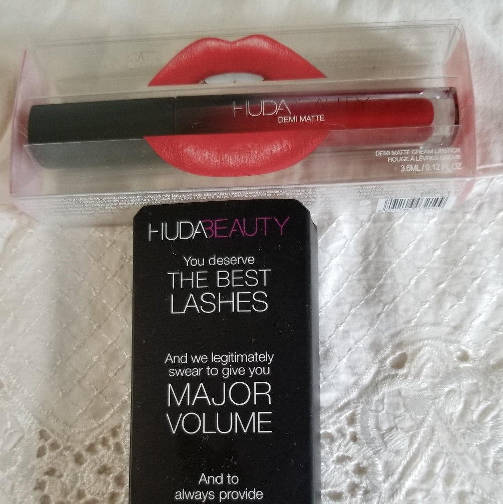 HUDA Legit Lashes & Demi Matte Cream Lipstick